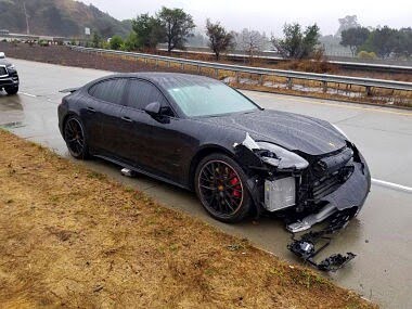 STEPH-CURRY-CAR-WRECK-1-RAW_opt-11