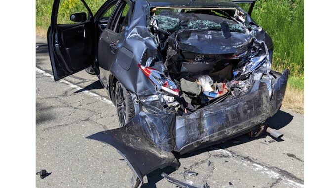 30028348_web1_toyotasedan-crash-blur