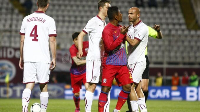 fc-rapid-bucharest-fc-steaua-bucharest-players-arguing-pitch-football-match-counting-romanian-league-30415985