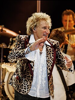 Rod_Stewart_at_Coca-Cola_Amphitheater,_Birmingham,_Alabama_2025